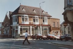 Davis-Paper-bag-wholesaler-corner-of-Devonshire-Road.-1983.